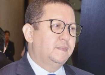 العلاقة بين السياسيين والإداريين العموميين في المغرب على محك الأداء والمساءلة