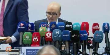 الأزمي: الحكومة فشلت في التزاماتها ورهنت مالية المغرب للمديونية