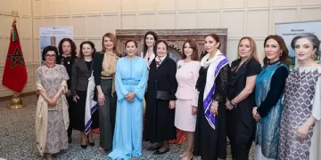 الأميرة للا حسناء تقيم بباكو حفل شاي على شرف شخصيات نسائية