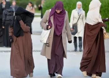 تقرير حكومي فرنسي يُحذر من “اختراق هادئ” للإخوان المسلمين داخل المجتمع