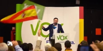 “فوكس” يشعل جدلاً دبلوماسياً بعد دعوته لنشر جواسيس إسبان في المغرب للحد من الهجرة