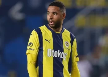 يوسف النصيري يردّ على صافرات فنربخشة ويشعل الجدل حول مستقبله