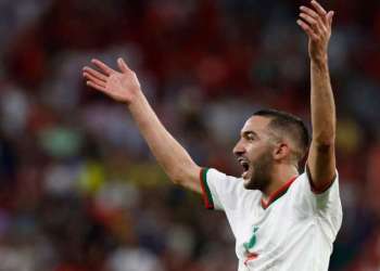 حكيم زياش يرفض “الريالات”.. ويقترب من العودة لأضواء أوروبا عبر بوابة فيورنتينا