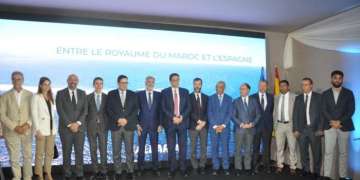 إسبانيا والمغرب يطلقان أول “ممر بحري أخضر” بين طنجة وطريفة بسفينتين كهربائيتين خاليتين من الانبعاثات