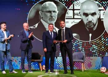 تكريم وليد الركراكي في مؤتمر دولي بمدريد تقديرًا لإنجازاته مع أسود الأطلس