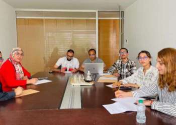 خريجو الجامعات يرفعون عريضة إلى رئيس الحكومة للمطالبة بإلغاء شروط “إقصائية” في مباريات التعليم