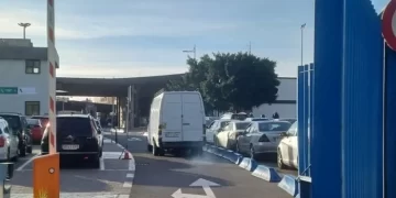 شرطة مليلية المحتلة تبتكر مسارا جديدا لتخفيف الضغط على معبر بني انصار الحدودي