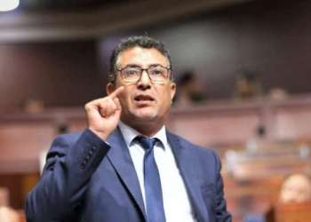 حموني يفجّرها في البرلمان: مليارات نُهِبت من جيوب المغاربة ويطالب بفتح تحقيق قضائي