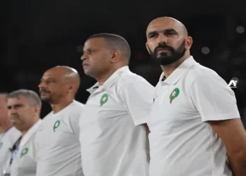 وليد الركراكي يفتح ورشة “التغيير الهادئ” داخل طاقمه التقني