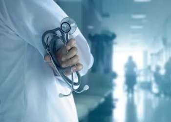 عشر سنوات لطبيب فرنسي بتهمة اغتصاب مريضات