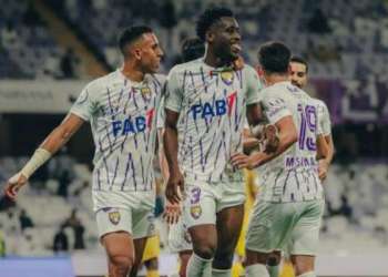  توتر في العلاقات بين الرجاء والعين الإماراتي.. وشكوى “رحيمي” تفتح أبواب الود أمام الوداد