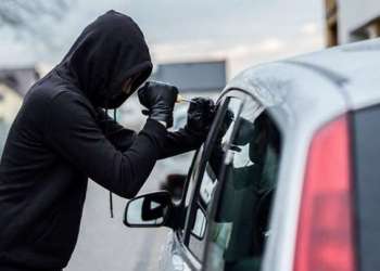 سلا.. الأمن يوقف “مجرم خطير” متورط في سرقة سيارات بالعنف واستعمال السلاح الأبيض