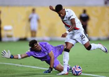 أسد الهلال.. ياسين بونو يحرس المجد ويقهر السيتي