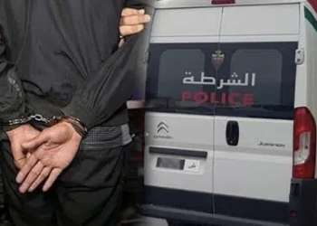 وجدة.. توقيف ثلاثة أشخاص بينهم قاصر متورطين في النصب وانتحال صفة للاستيلاء على معطيات بنكية