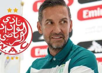 الوداد الرياضي يفتح باب التفاوض مع المدرب الألماني زينباور استعدادًا للموسم الجديد