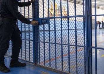 سبع سنوات سجناً لدركي وأربعة متهمين في ملف شبكة دولية لتهريب الشيرا بإيمنتانوت