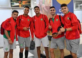 المنتخب المغربي للمحليين يحط الرحال في كامبالا لمواجهة السنغال في نصف نهائي “الشان”