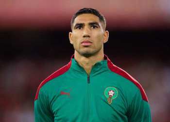 أشرف حكيمي… لاعب يختصر معادلة الانتماء والطموح في كرة القدم المغربية