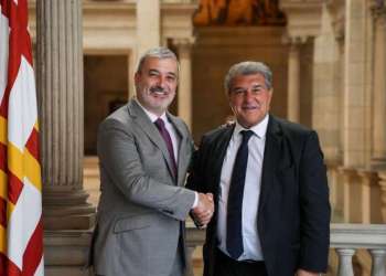 إسرائيل تمنع عمدة برشلونة من دخول أراضيها بسبب مواقفه المؤيدة لفلسطين