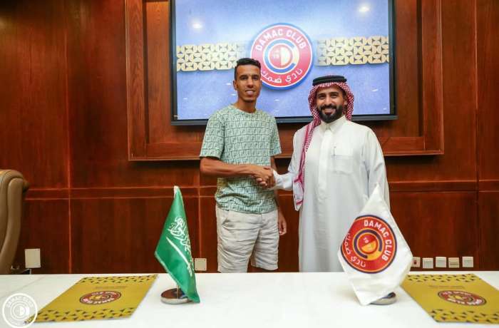 ضمك السعودي يضم المدافع المغربي جمال حركاس لتعزيز خط الدفاع