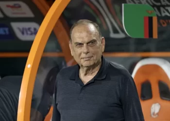 مدرب زامبيا يشيد بحكيمي ويعتبره جديرًا بالكرة الذهبية قبل مواجهة المغرب