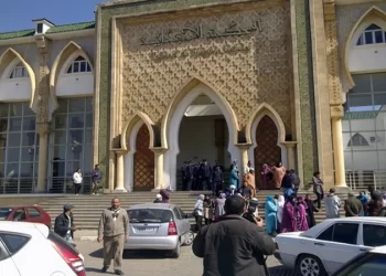 المحكمة الابتدائية بسلا تدين شبكة متورطة في السمسرة القضائية تضم ضابط أمن ومسيري شركات