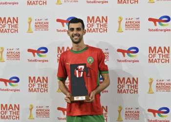 يوسف بلعامري يُتوج بجائزة أفضل لاعب في مواجهة المغرب والسنغال