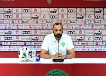 السكتيوي يشيد بانضباط لاعبي المنتخب المحلي