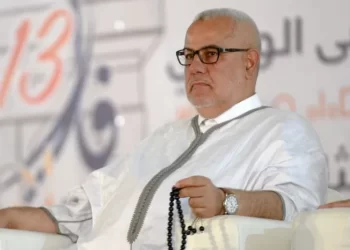 بنكيران يهاجم “لوموند”: الملكية خط أحمر والشعب متمسك بجلالة الملك