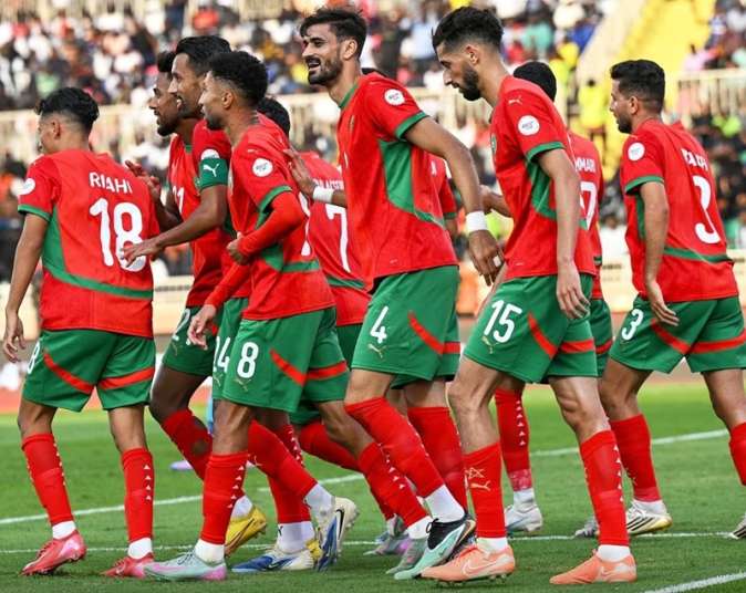 الأسود يحطّون الرحال في كامبالا لخوض مباراة نصف النهائي