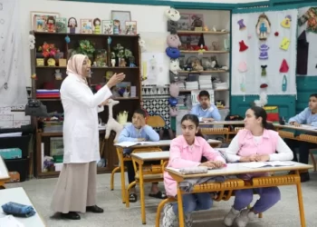 الحكومة تصادق على مرسوم جديد لمراجعة تعويضات الساعات الإضافية لهيئة التدريس
