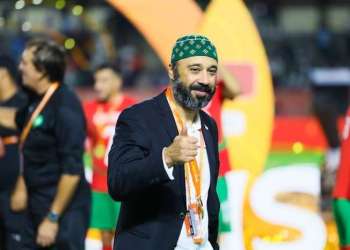 طارق السكتيوي يهدي لقب الشان 2025 إلى جلالة الملك محمد السادس