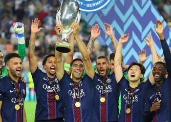 أشرف حكيمي يكتب التاريخ.. ثالث أكثر لاعب إفريقي حصداً للألقاب