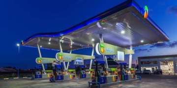 أكوا أفريكا (أخنوش) في مواجهة سوناطراك.. تنافس مغربي جزائري على سوق المحروقات الموريتانية