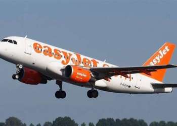 ركاب طائرة easyJet يعيشون لحظات ذعر بعد حادثة نيس الجوية