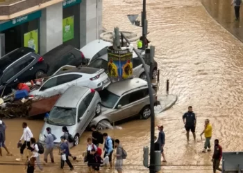 إسبانيا تُعلن الإنذار الأحمر في فالنسيا بسبب أمطار طوفانية… وتحذيرات من “خطر استثنائي”