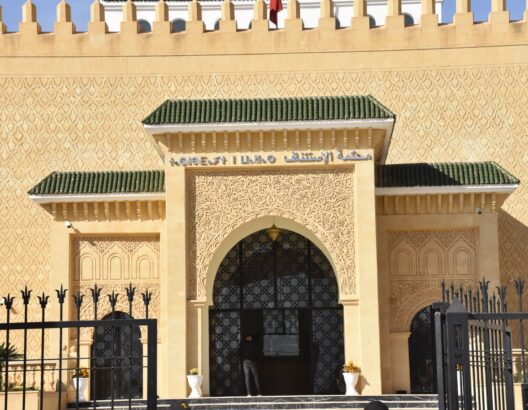 فاس تصدر أحكاماً بالحبس والسجن في ملفات فساد مالي وإداري