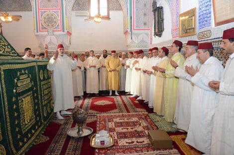 تسليم هبة ملكية لحفدة الولي الصالح أبو عبد الله محمد الشرقي