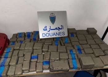 جمارك باب سبتة تحبط محاولة تهريب 60 كيلوغرامًا من الشيرا
