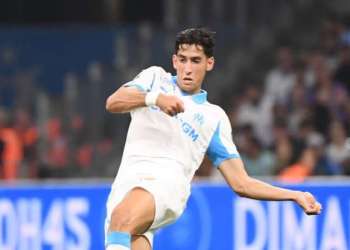 إصابة نايف أكرد تحرم أولمبيك مارسيليا من خدماته أمام ريال مدريد