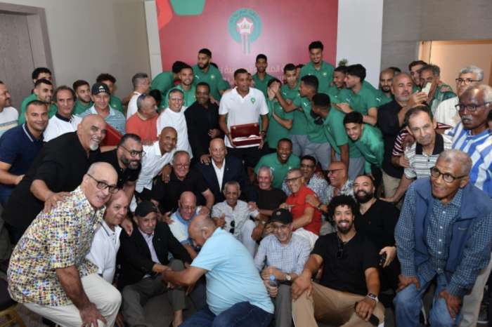 الجامعة الملكية المغربية تكرم لاعبي المنتخب السابقين على هامش مباراة المغرب والنيجر