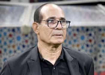وعكة صحية مفاجئة تبعد بادو الزاكي عن منتخب النيجر أمام تنزانيا