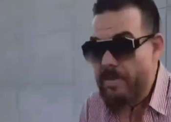 انهيار منصة حزبية بشفشاون.. عادل الميلودي : كَمّلنا السهرة فدار العامل