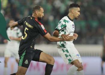 الكلاسيكو ينتهي على ايقاع التعادل بين الرجاء والجيش الملكي ضمن الجولة الثانية