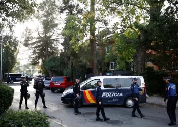 الشرطة الإسبانية تحبط تهريب 22 سيارة مسروقة إلى المغرب خلال عملية “مرحبا”