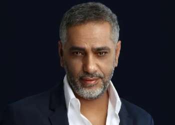 المغني فضل شاكر يسلم نفسه للجيش اللبناني