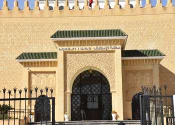 القضاء ينصف ثلاثة عناصر أمن بفاس بعد اتهامات بالارتشاء وإفشاء السر المهن