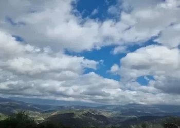 طقس الجمعة.. سحب بهذه المناطق