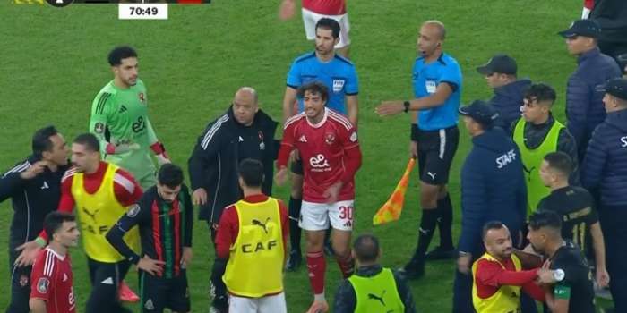 الأهلي يطالب “كاف” بتطبيق إجراءات السلامة وتقنية الفيديو وإسناد المباريات الجماهيرية لحكام النخبة