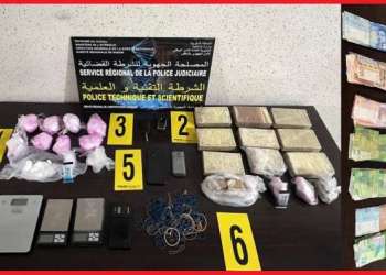 توقيف مروج مخدرات وحجز كميات مهمة من الهيروين والكوكايين بالناظور